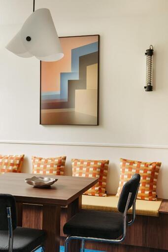 Agencement avec des banquettes