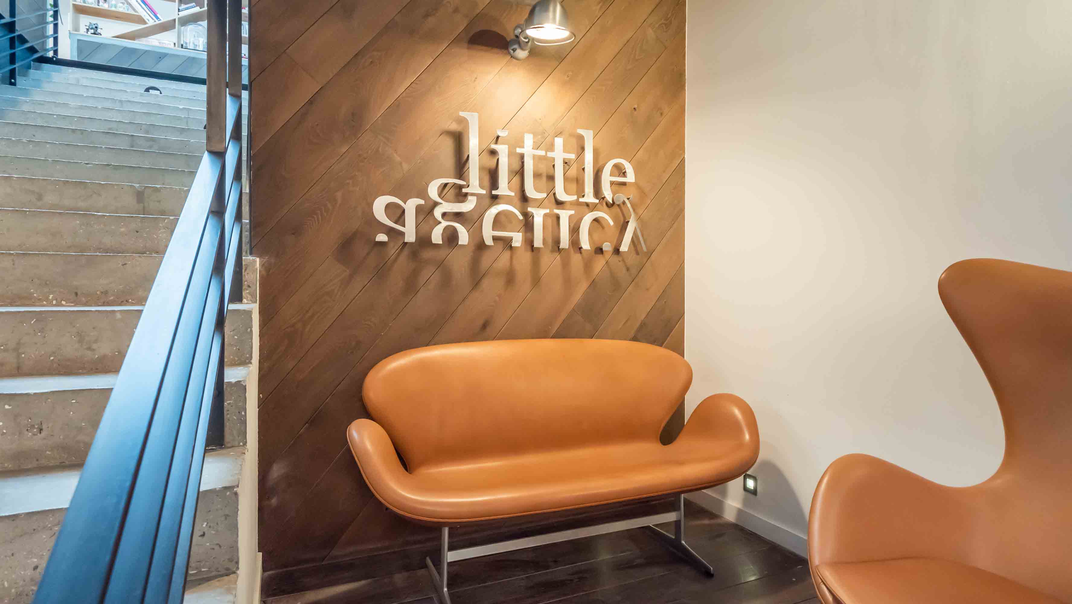 Little Agency : une usine rénovée en bureaux façon coworking