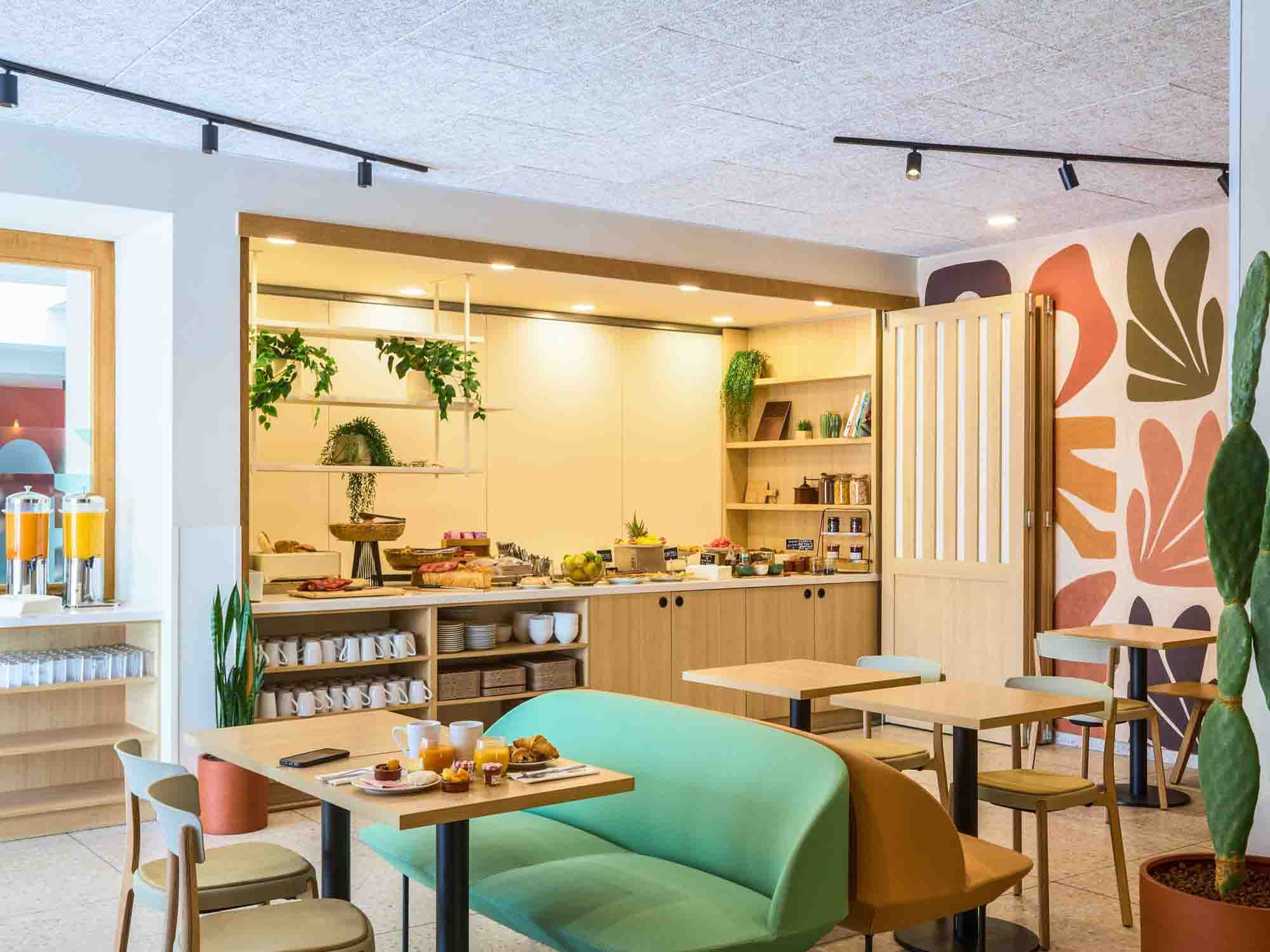 Odoo • A picture with a caption