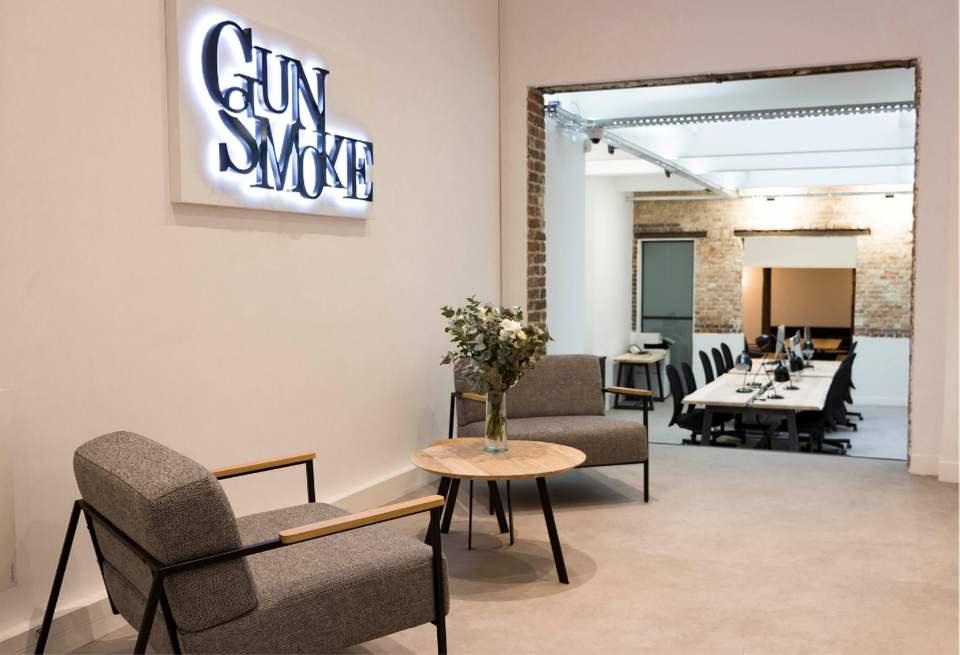 Visite guidée dans les bureaux de GUNSMOKE !