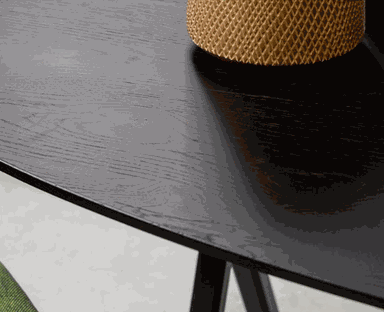 Nos nouvelles tables ovales, un design contemporain dans des formes qui changent de la table rectangulaire ! Des finitions originales, des formats ronds dans l’air du temps. 