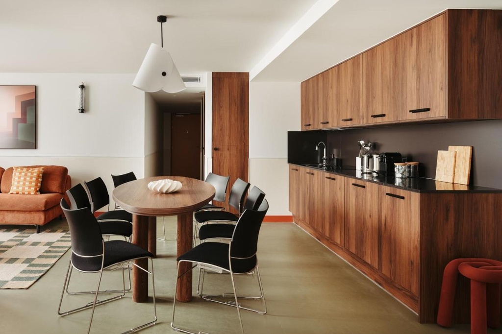 Edgar Suites