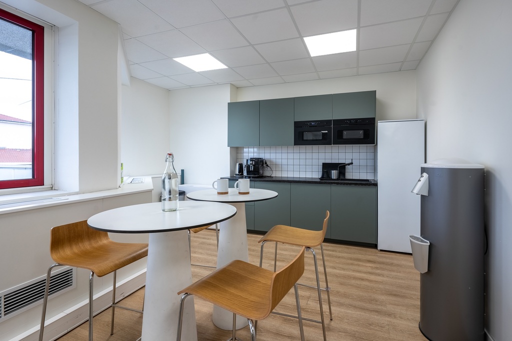 Mange-debout Moooi – seconde main, plateau bois compressé