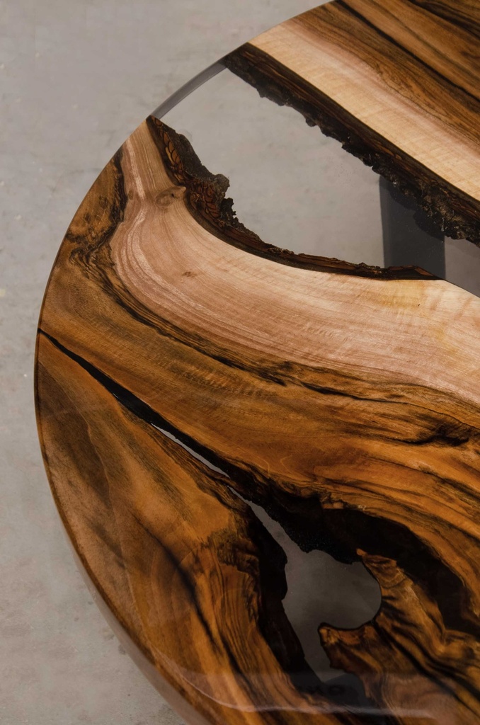 Table Bois Massif Unique Slab Noyer En Résine Epoxy