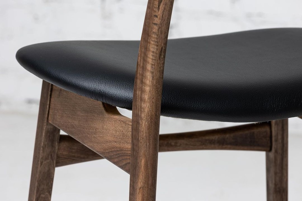Chaise artisanale Scandinave avec assise tapissée 4