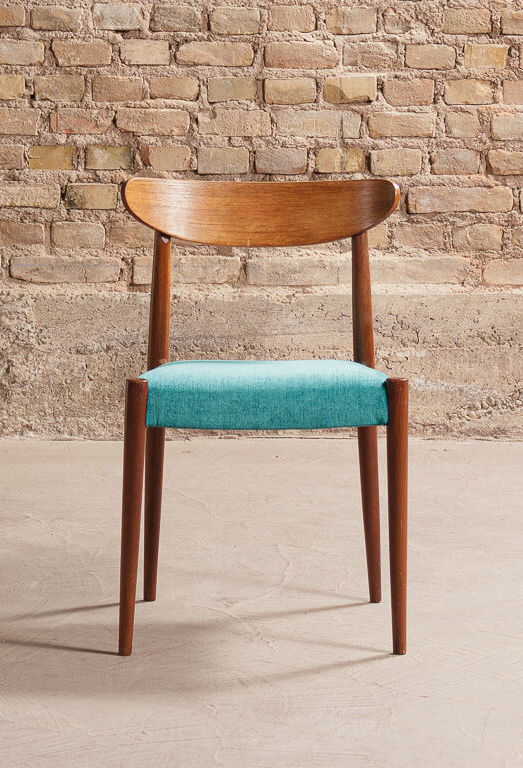 Chaise Scandinave relookée / tapissée 2