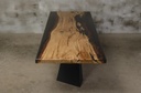Table Monolith en résine 7