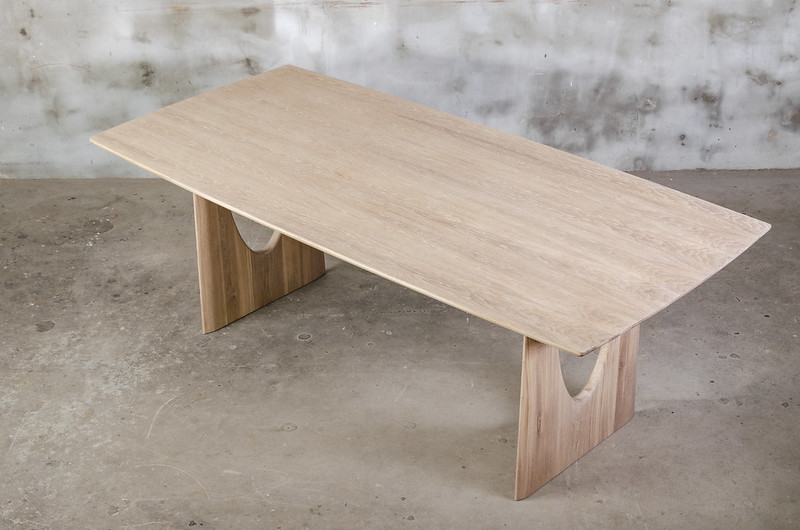 Table Wabi en chêne massif 1