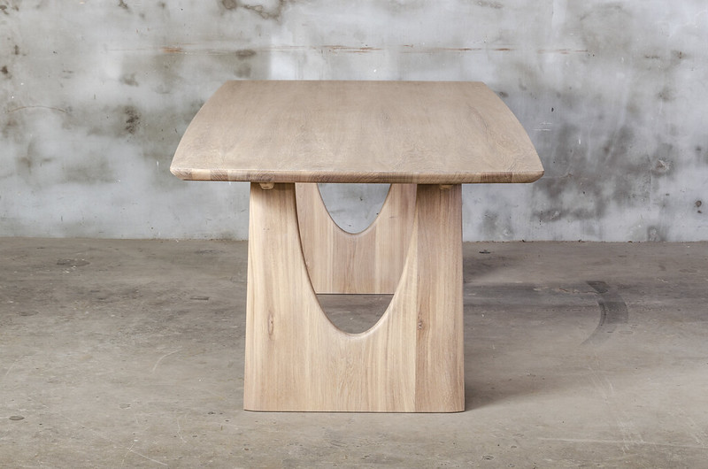 Table Wabi en chêne massif 2