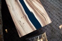 Table River orme et résine epoxy pieds O 3