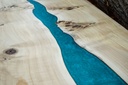 Table River orme et résine epoxy pieds trapèze 1