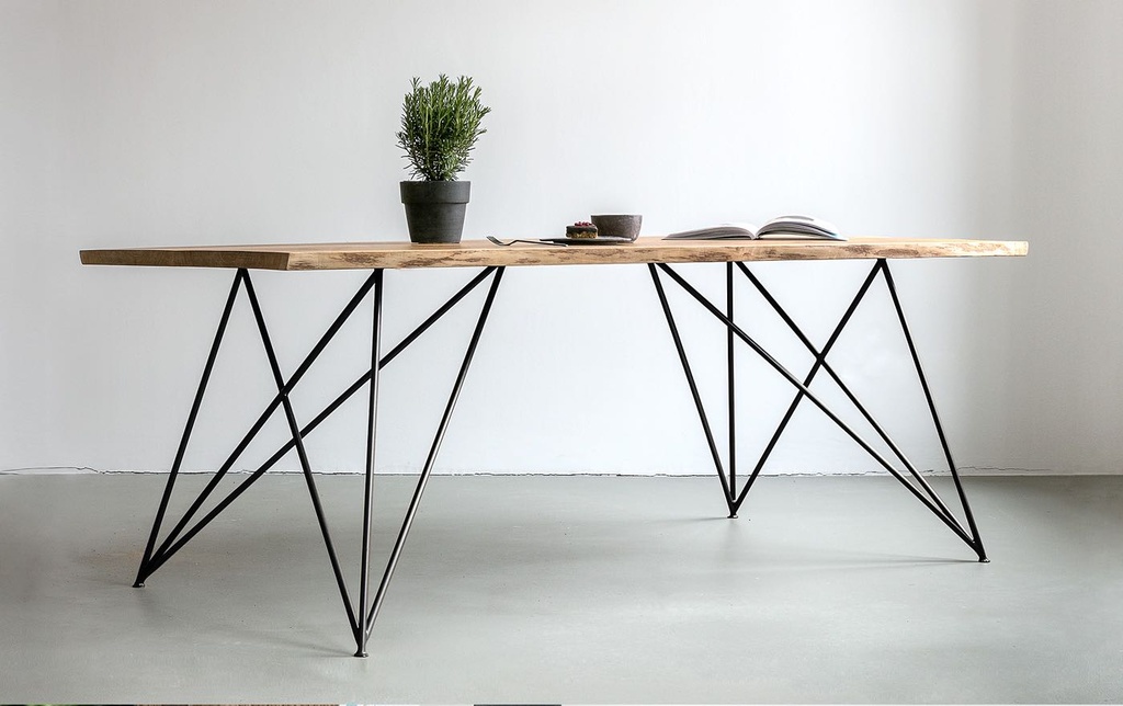 NUTSANDWOODS – Atelier Table