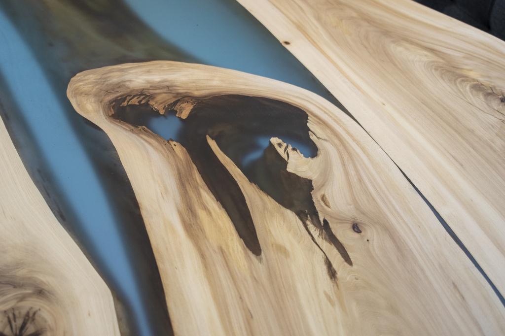 Table River Orme Et Résine Epoxy pieds Felix