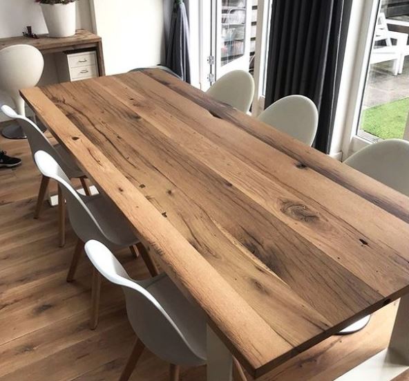 Table Khaleesi bois de grange naturel pieds mikado 2