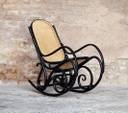 Rocking chair en bois et cannage