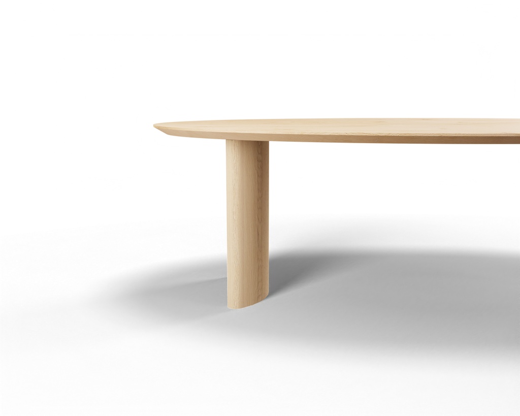 Table Forme ovale classique en chêne massif pieds Céline