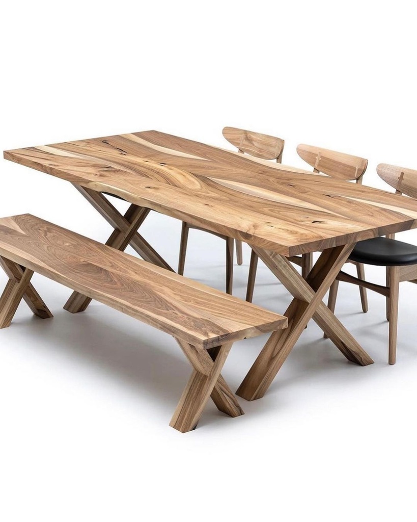 Table Hermance en noyer